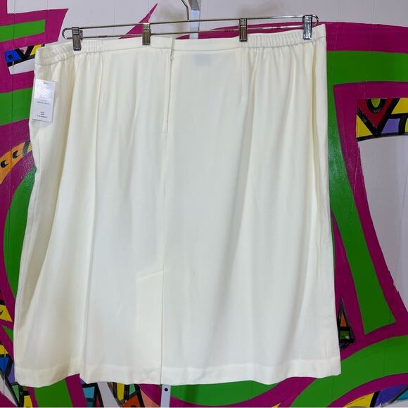 NWT, Levine Classics 3 Piece Set. Jacket Skirt and Pants. Size 34W. Minor Stains - Picture 7 of 16